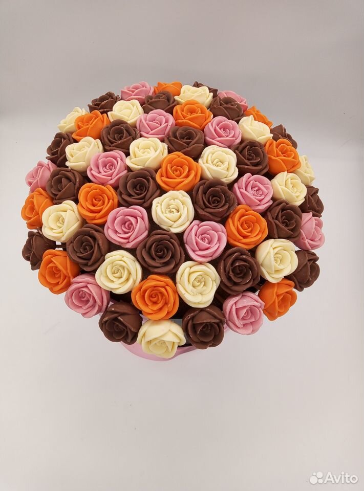 Шоколадные розы 59 штук, размер букета 25*25 см купить на Зозу.ру - фотография № 2