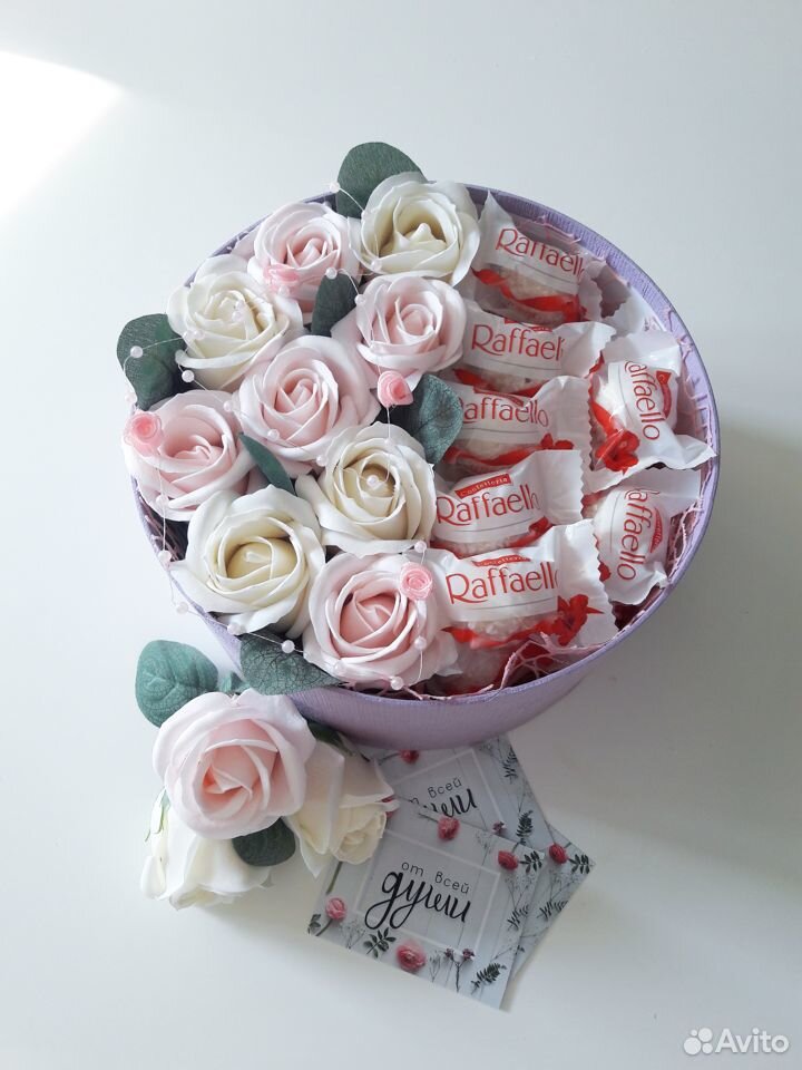 Подарочный бокс с розами и конфетами купить на Зозу.ру - фотография № 1