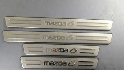 Накладки на пороги Mazda3-6