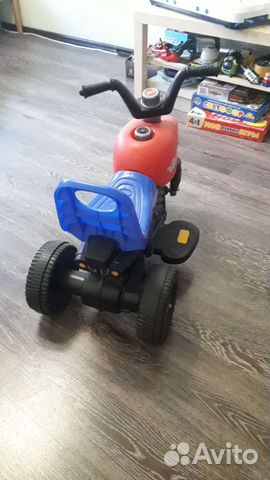 Детский квадроцикл на аккумуляторе