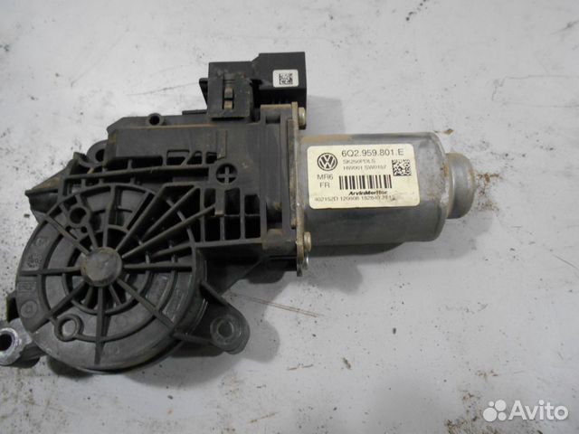 Мотор стеклоподъемника передний прав.Skoda Fabia 2