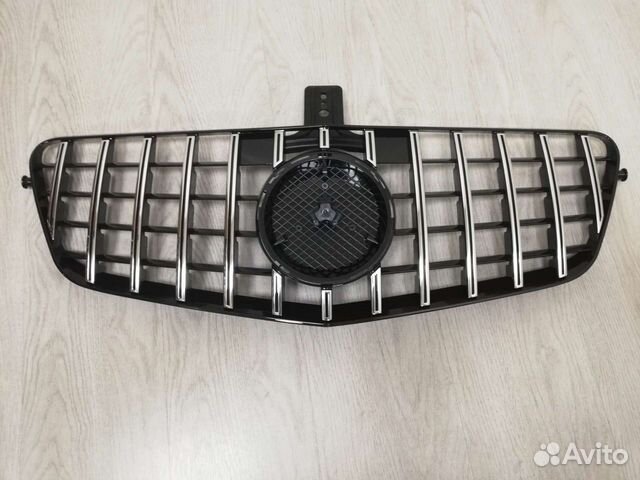 Решетка радиатора GT для Mercedes W212