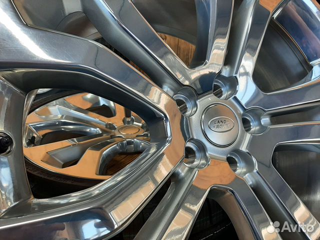 Комплект оригинальных колес r22 для Range Rover