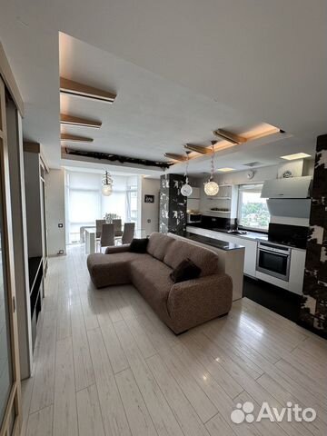 

2-к. квартира, 90 м², 3/6 эт.