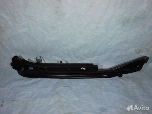 Усилитель левого крыла верхний Touareg / Таурег