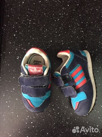 Детские кроссовки adidas Детские кроссовки adidas