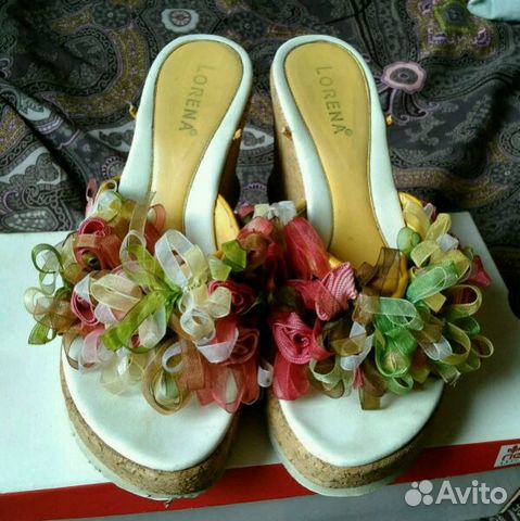 Босоножки на танкетке 40