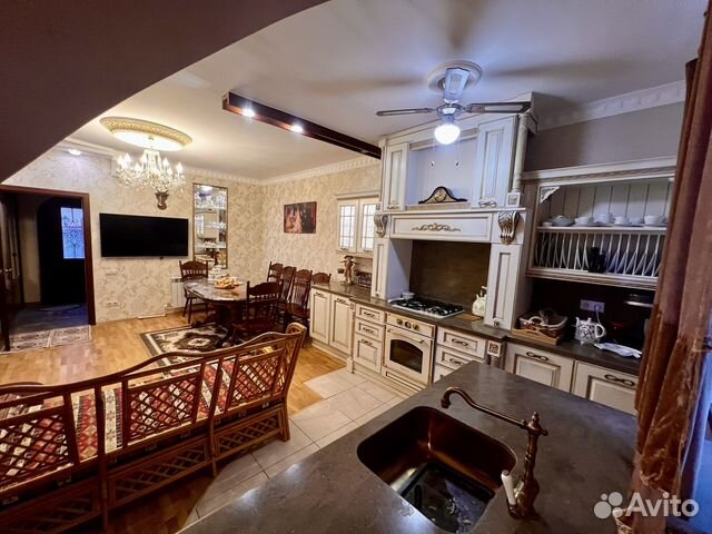 

7-к. коттедж, 300 м²