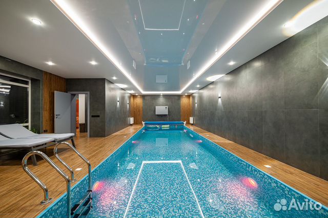 

10-к. и более коттедж, 600 м²