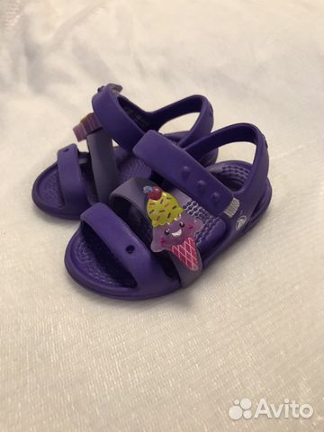 Сандалии Crocs