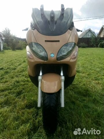 Piaggio x9