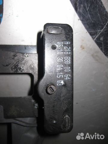 Mercedes W212 218 крюк капота a2188800064 Mercedes W212 218 крюк капота a2188800064
