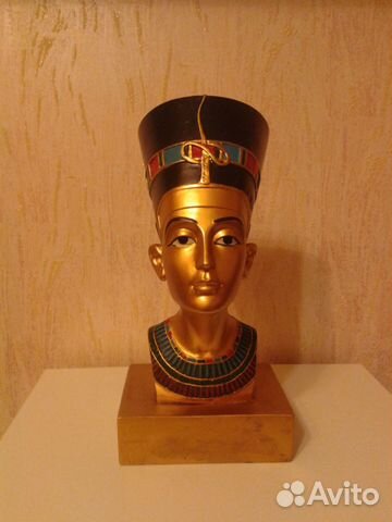 Бюст Нефертити из Египта
