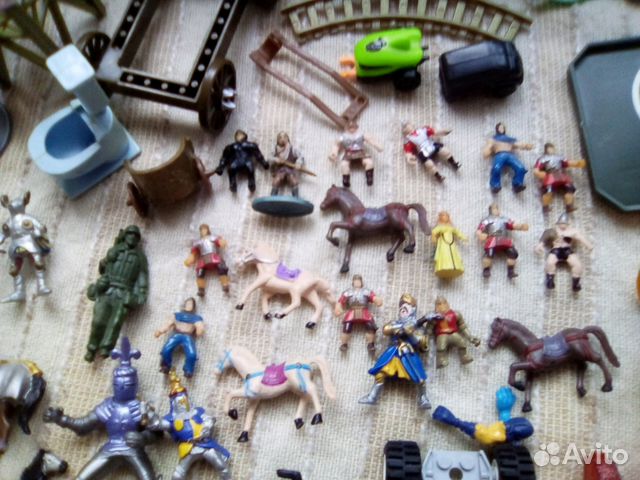 Игрушки для мальчика,человечки