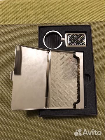 Визитница с зеркалом и брелком с перламутром Визитница с зеркалом и брелком с перламутром