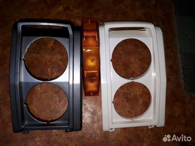 Ободок фары. Nissan Atlas