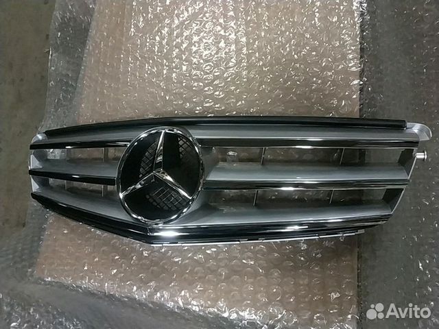 Решетка радиатора Mercedes W204 204 серая хром