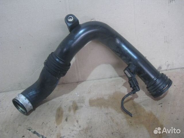 Патрубок интеркулера VW Passat B6 1K0145762AD
