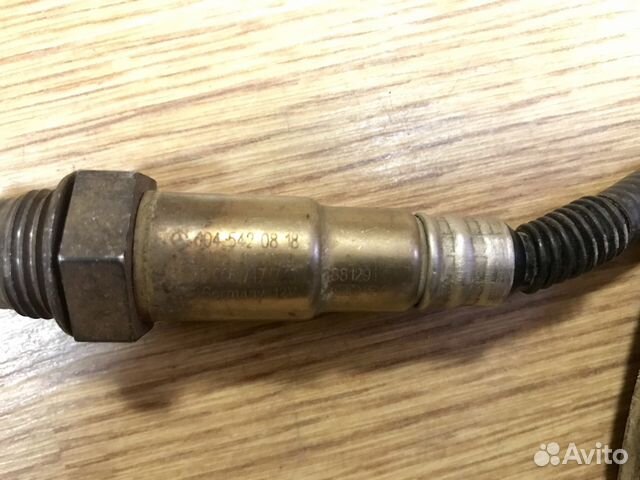Лямбда-зонд правый Mercedes A0045420818 Лямбда-зонд правый Mercedes A0045420818
