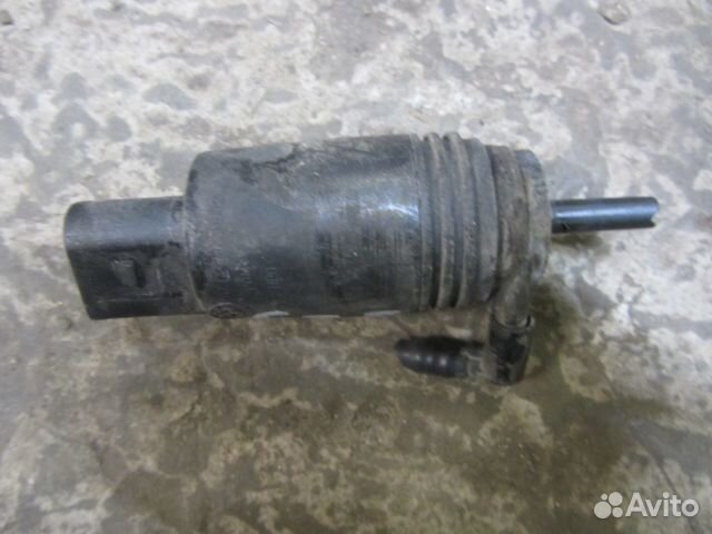 Насос моторчик омывателя лобового стекла BMW 5 E39 Насос моторчик омывателя лобового стекла BMW 5 E39