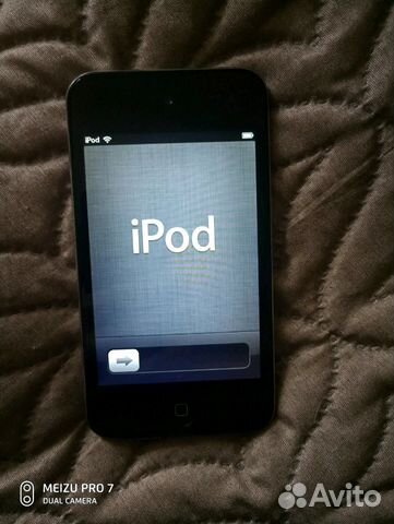 Плеер iPod touch 4