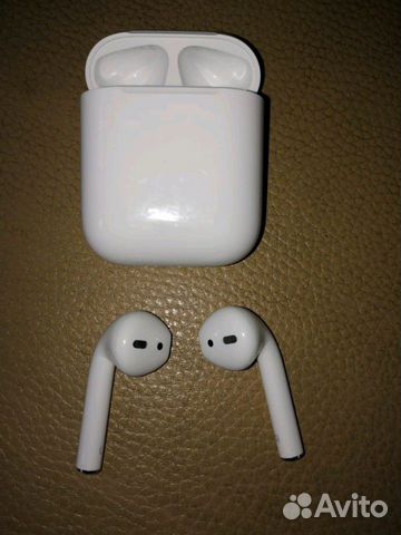 Наушники Apple AirPods