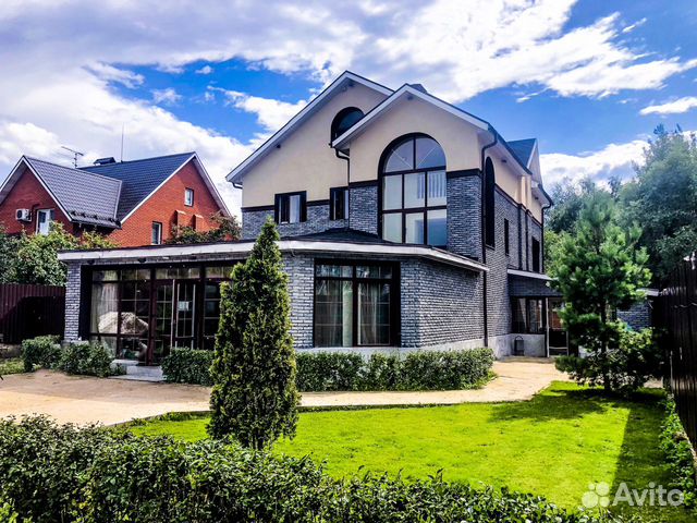 

10-к. и более коттедж, 650 м²