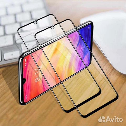 Защитные стекла на смартфоны