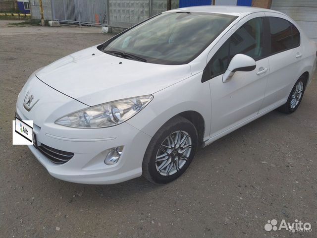 Peugeot 408 1.6 МТ, 2013, битый, 247 000 км