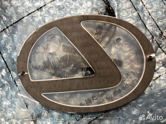 Эмблема на крышку багажника Lexus LX 570