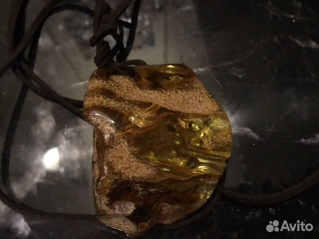 Кулон крупный природный янтарь