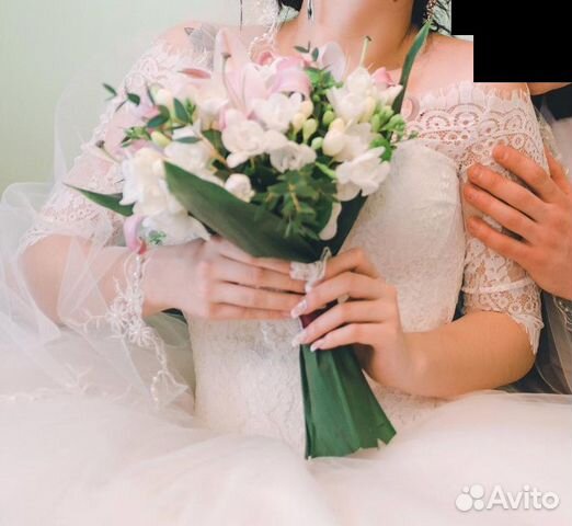 Свадебное платье, украшения на свадебное авто