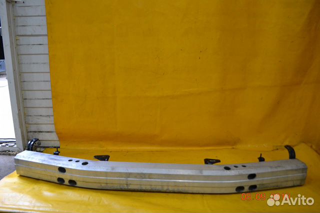 Усилитель переднего бампера Тойота 200 Лексус LX57