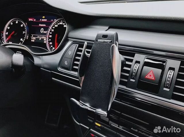 Автомобильный держатель с беспроводной зарядкой Автомобильный держатель с беспроводной зарядкой