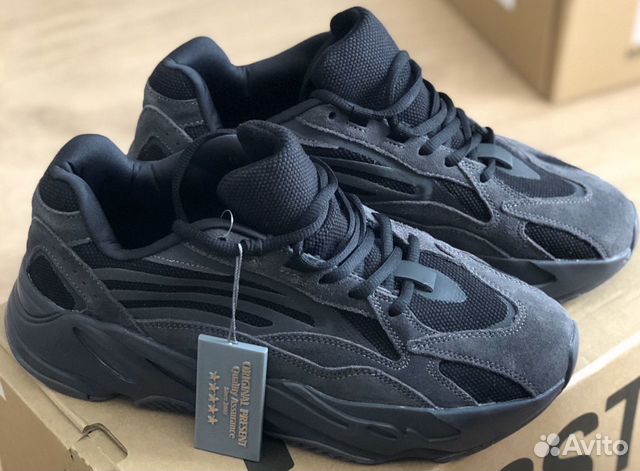 adidas yeezy 700 black