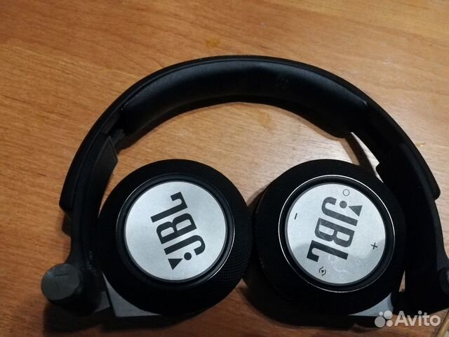 Наешники JBL Bluetooth