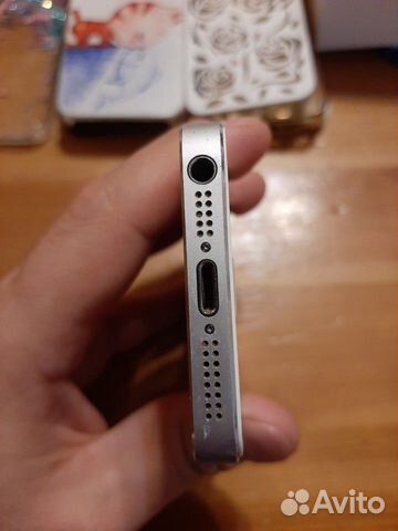 Телефон iPhone 5 16гб