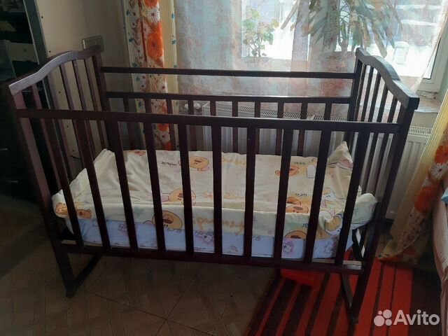 Детская кроватка с набором вещей Детская кроватка с набором вещей