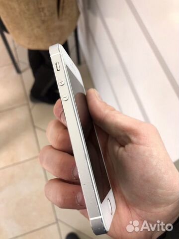 Продам телефон iPhone 5s,за 5 тысяч рублей.Возможе