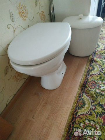 Унитаз и бачок Унитаз и бачок