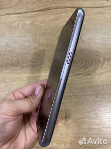 Телефон SAMSUNG Galaxy J1 2016