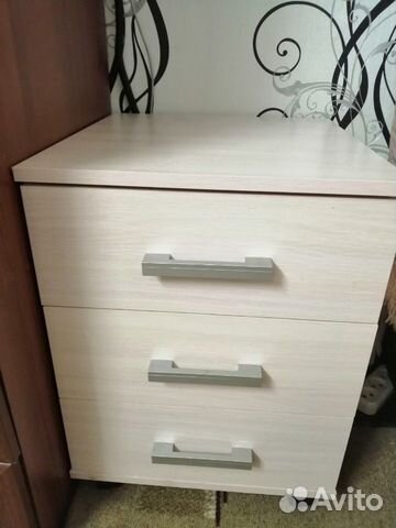 Комод и столы офисные