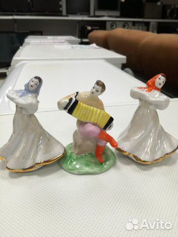 Фарфоровые фигурки 