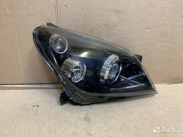 Фара правая RH ксенон адаптивная opel astra H