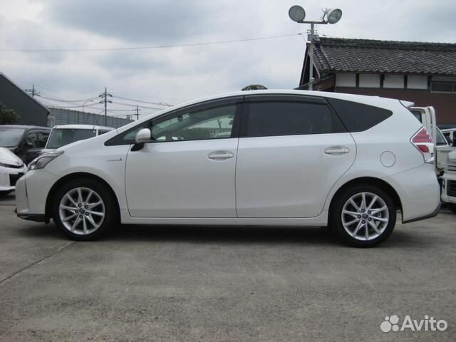 Toyota Prius Alpha 1.8 CVT, 2017, 71 000 км Toyota Prius Alpha 1.8 CVT, 2017, 71 000 км