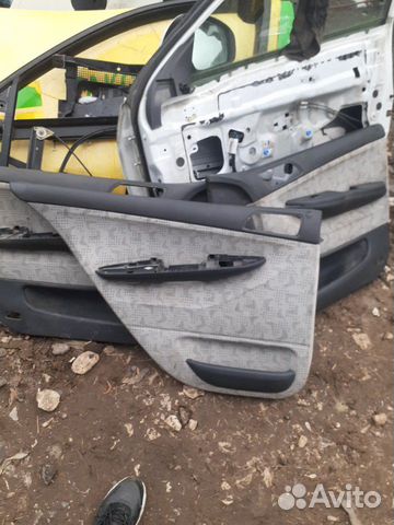 Обшивка двери Шкода Фабиа