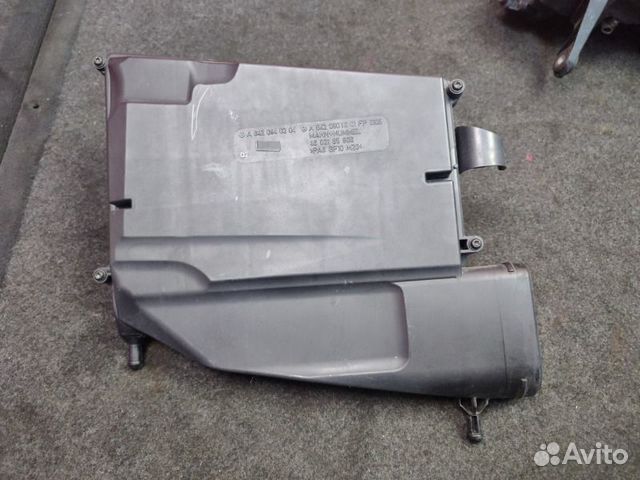 Корпус воздушного фильтра Mercedes W211 Cdi E211