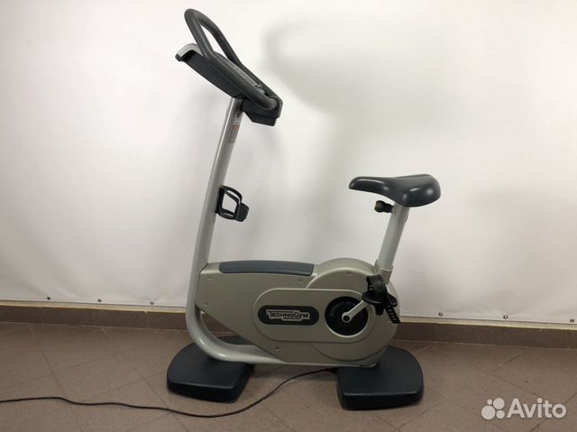 Велотренажер вертикальный Technogym Bike