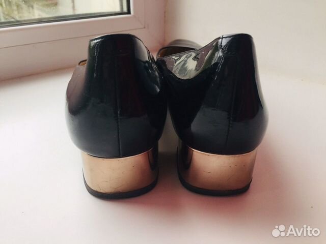 Лакированные туфли RiaRosa на низком каблуке 40 р