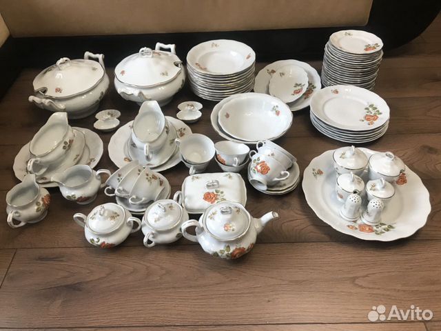 Сервиз столовый и чайный. Винтаж. Не полный на 12
